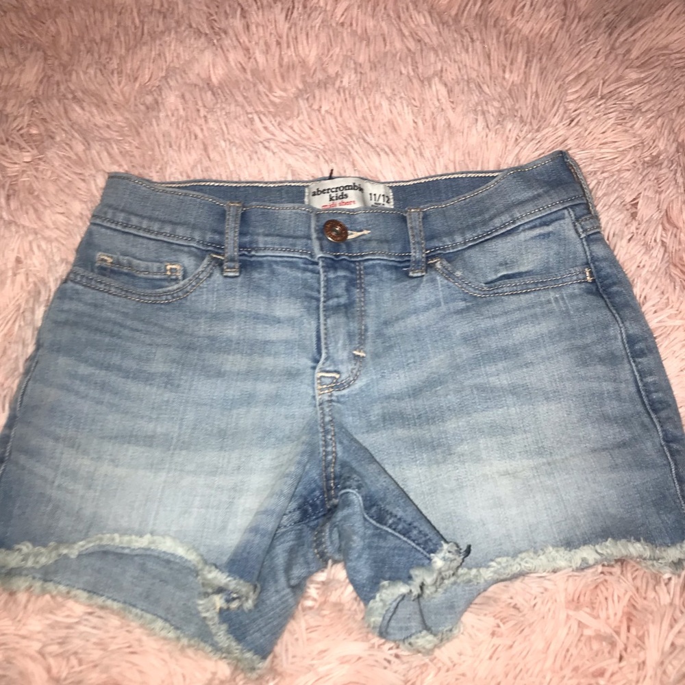 Light denim jean shorts